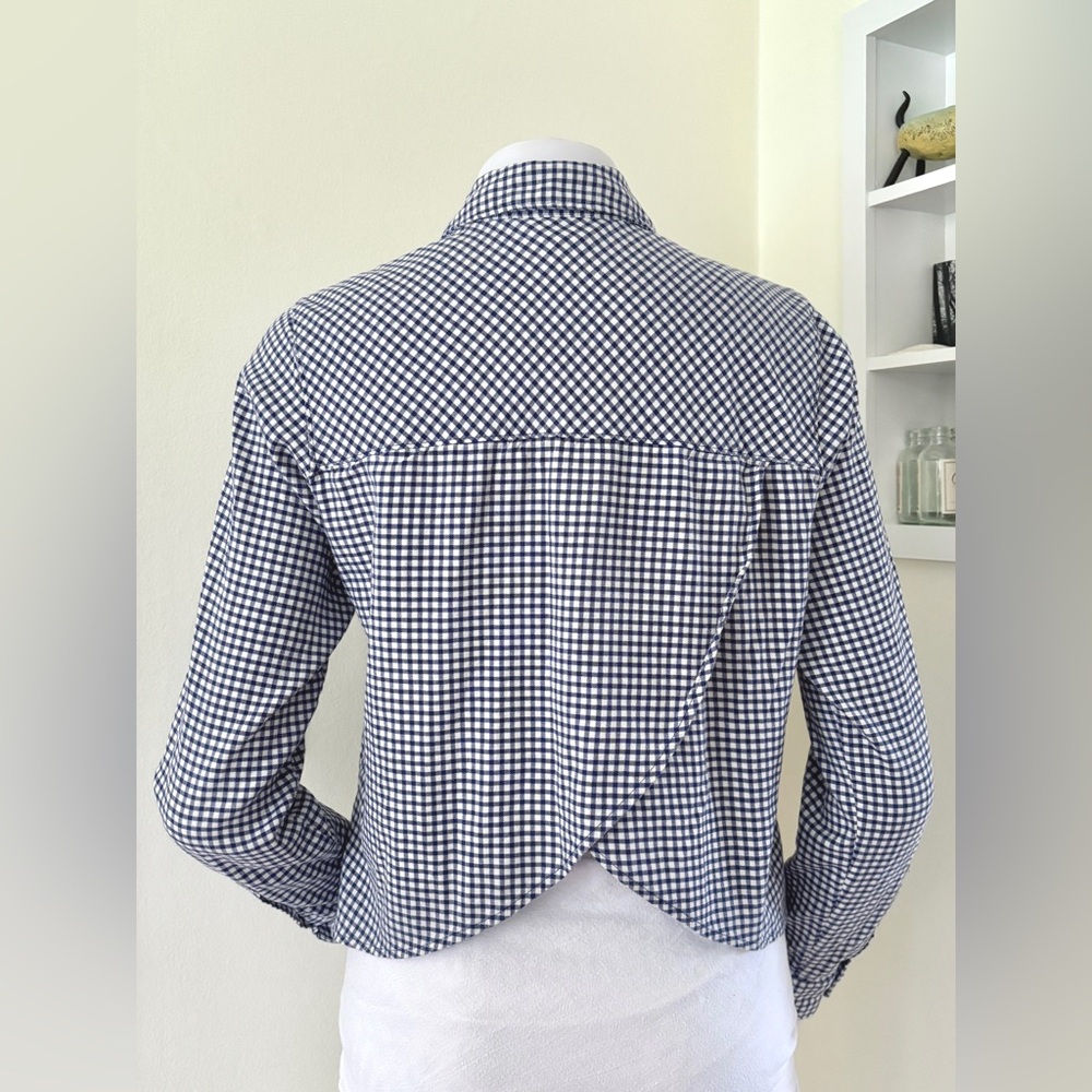 Mountain Hardwear dark blue white plaid gingham long sleeve flannel shirt